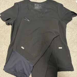 FIGS maternity Scrub set xl